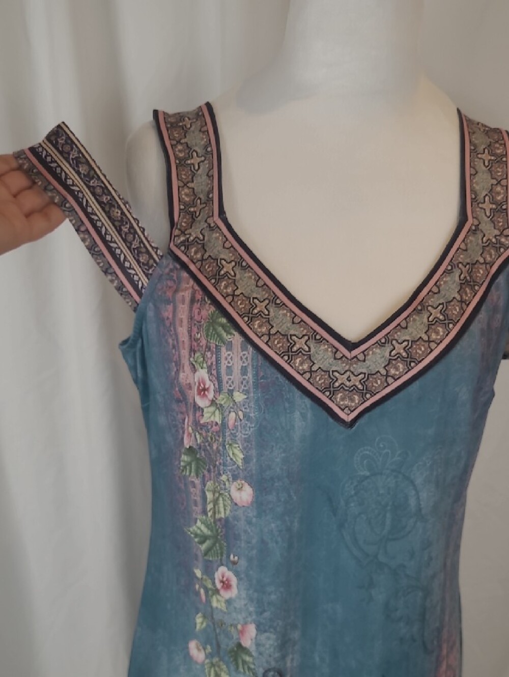 Boho Blue Floral Cold Shoulder V-Neck Summer Dress - Size MEDIUM - Picture 6 of 13